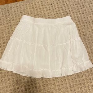 White flowy skirt